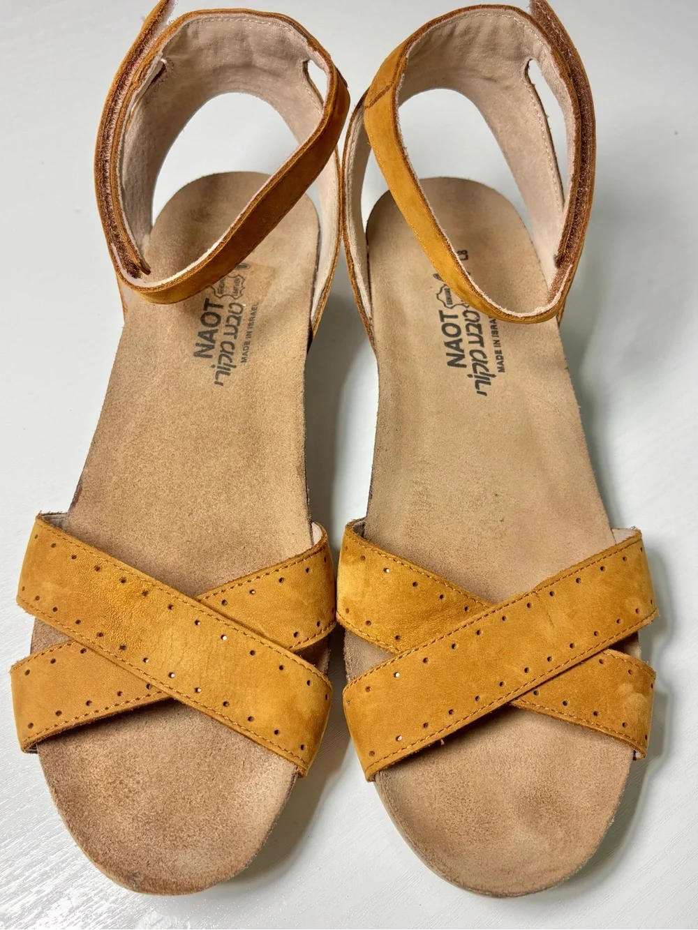 Naot Wand Wedge Sandal Amber Suede Leather Comfort Sandal Size EU 39 US 8